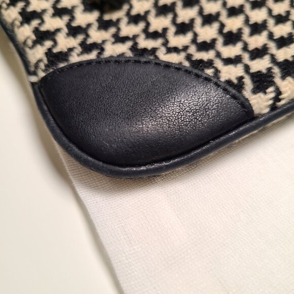 Coach Houndstooth Wristlet Wool with Black Leather Trim Cream with Red interior - Picture 9 of 12